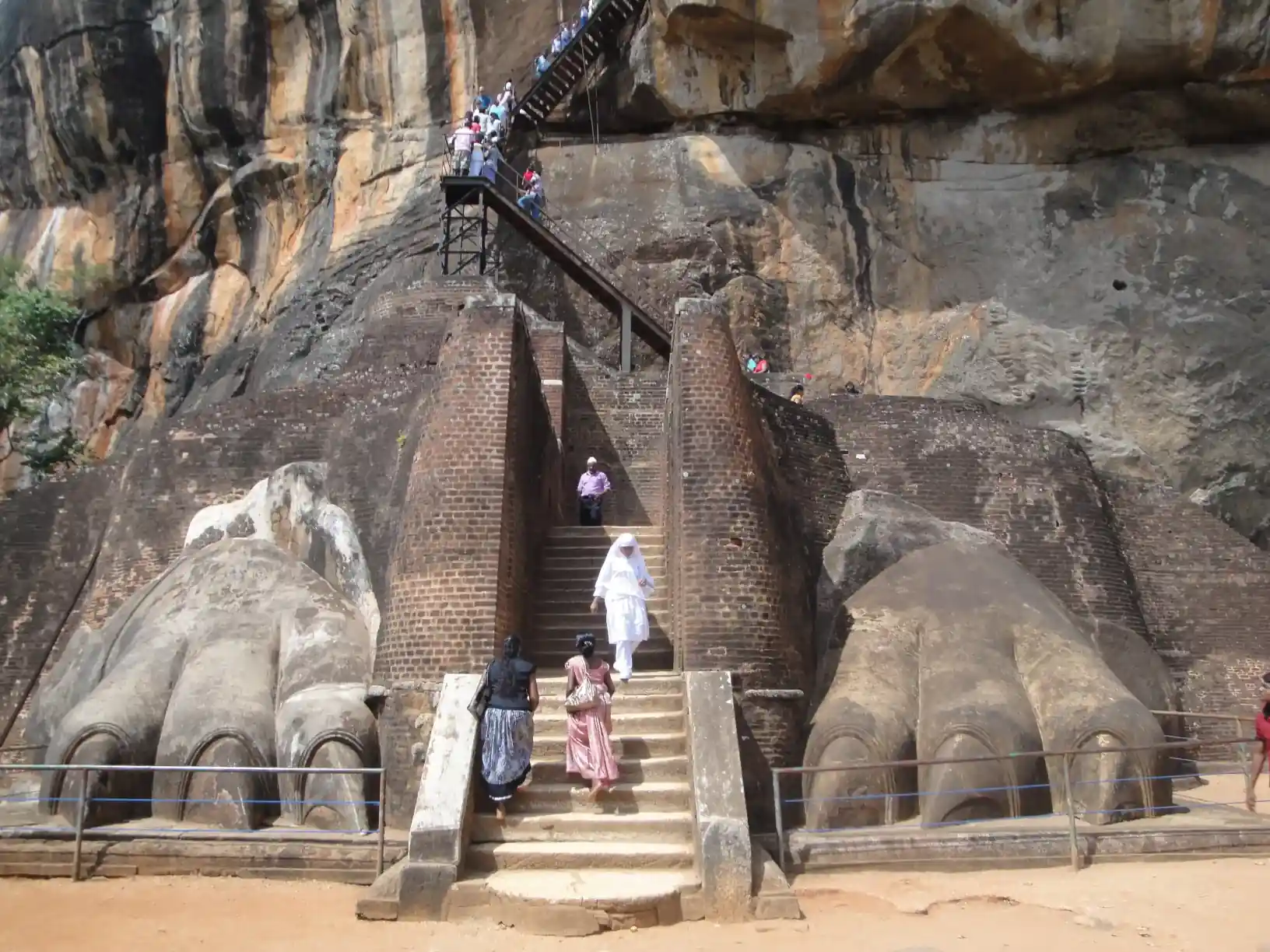 Sigiriya ancient city image 3